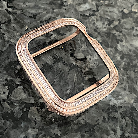 Apple Watch case in Rose gold with baguette and rounds - Picture 2 of 4
